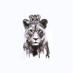 tatouage lionne sur fond blanc